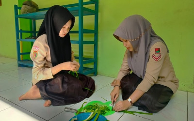 Program Keputrian MTs Madarijul Huda Kembang: Belajar Memasak, Menumbuhkan Kemandirian Para Siswi