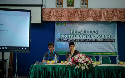 MTs Madarijul Huda Gelar Pelatihan Digitalisasi Madrasah Pemanfaatan IFP/Smartboard